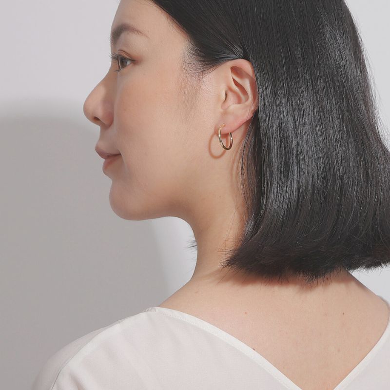 【新品】K18 18金 中空フープピアス(2mm×20mm)1.1g