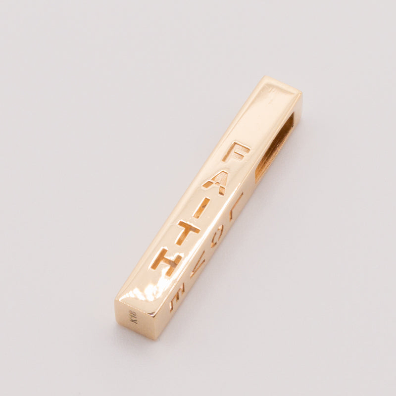 【新品】K18 18金 中空 HOPEバー型ペンダントトップ 0.9g